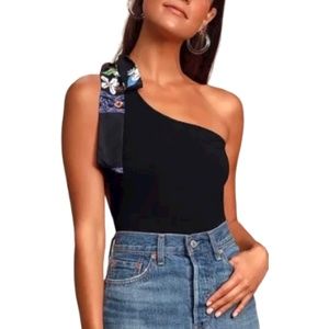 LULU’s Alicialynn Black One-Shoulder Scarf Tie Bodysuit size Small